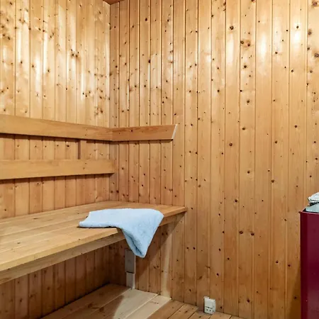 In With Sauna
