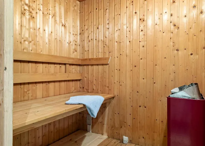 In With Sauna